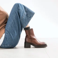 Boots en cuir semelle crantée^Texto New