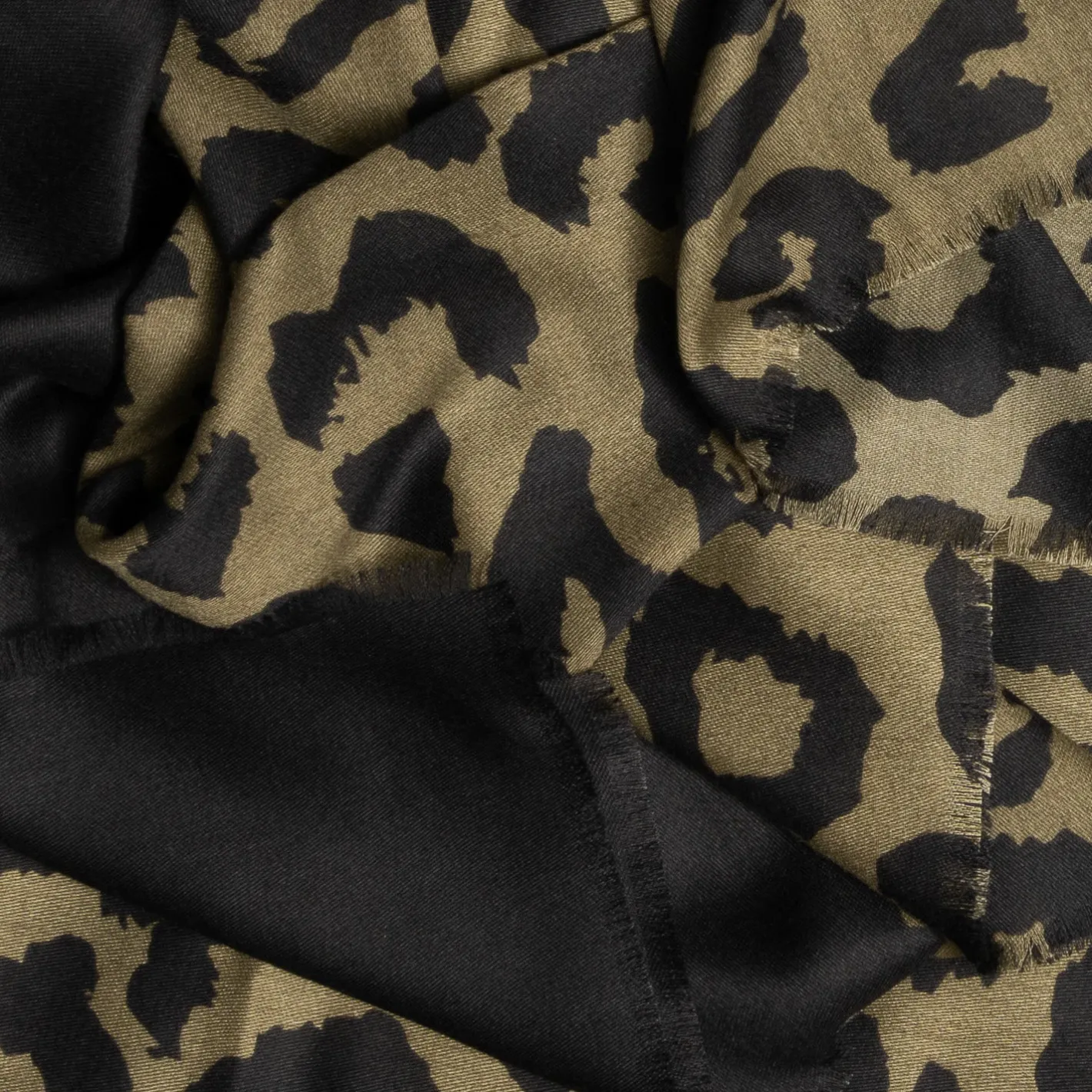 Chèche et noir à maxi motif léopard^Eram