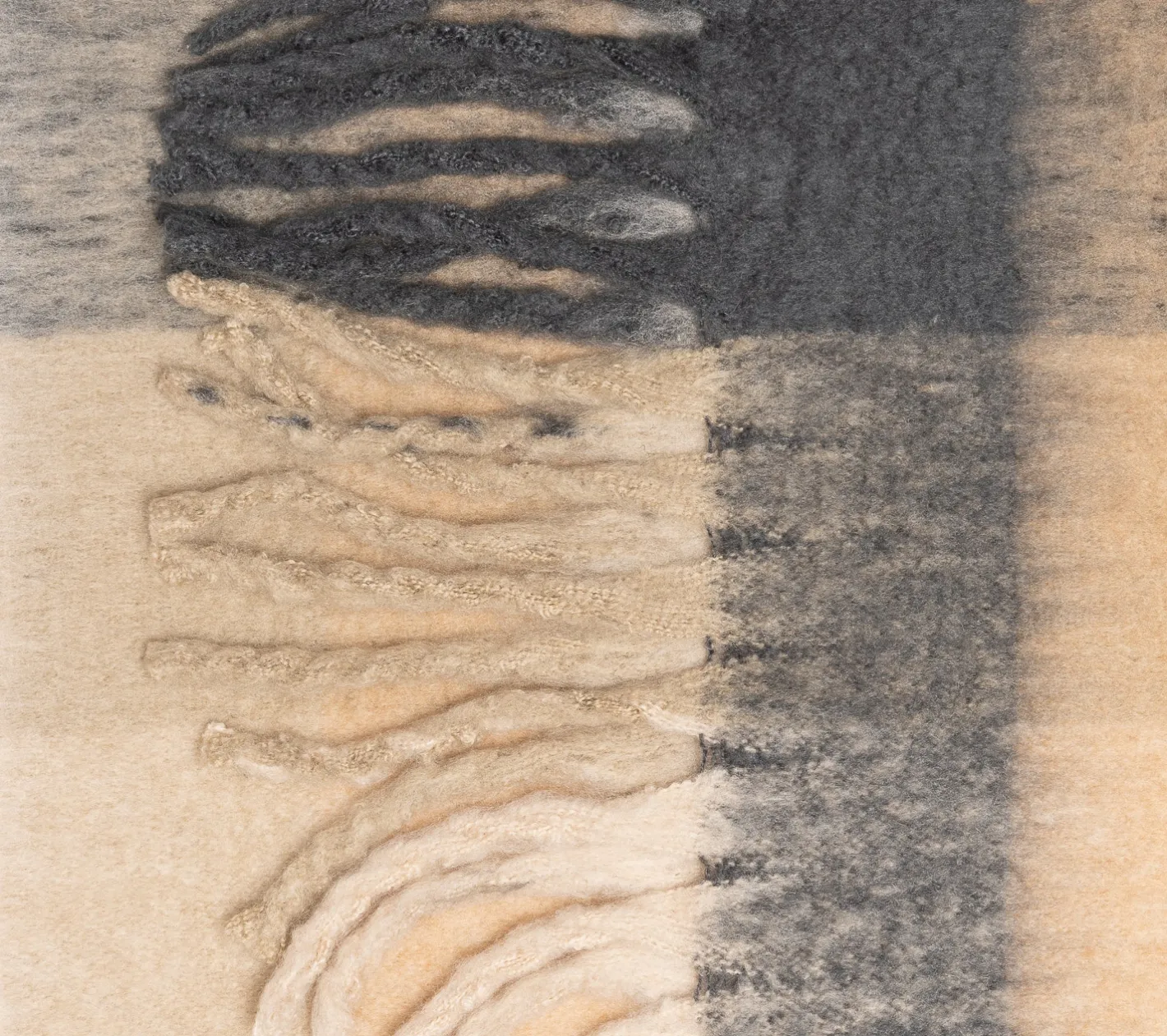 Echarpe beige et grise^Texto