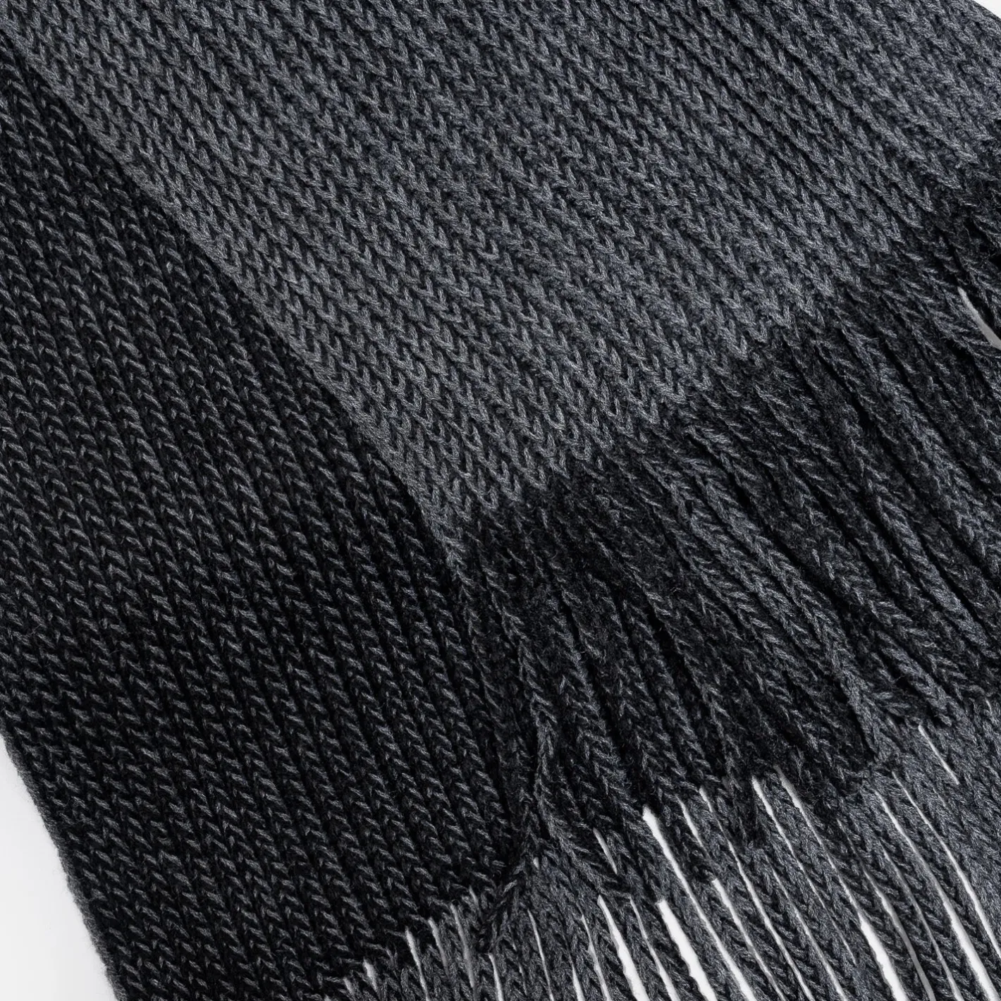 Echarpe homme grise et noire tricot à franges^Eram Discount