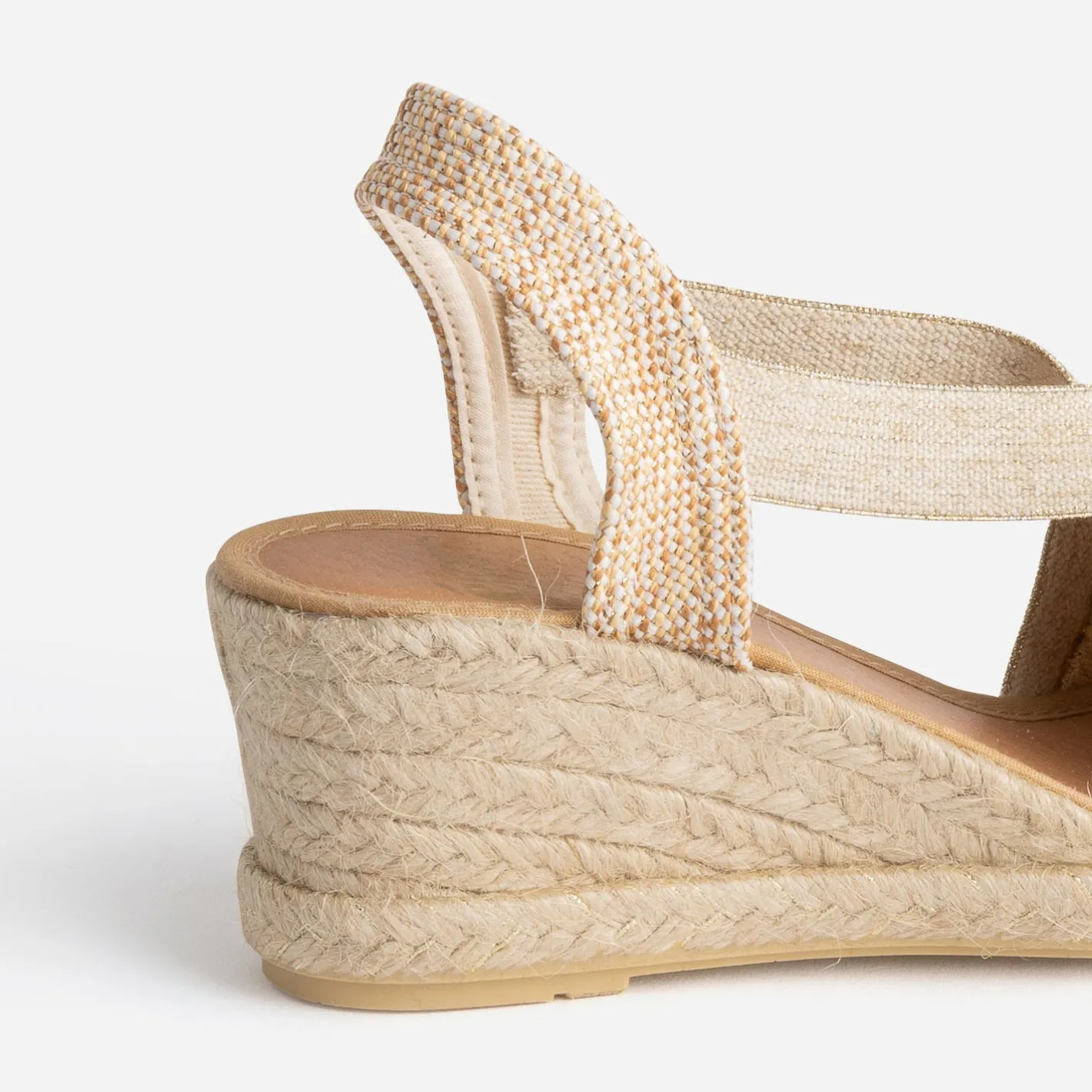 Espadrille compensée beige et camel pailleté or en toile^Eram