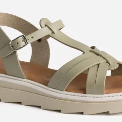 Sandale kaki clair en cuir^Texto