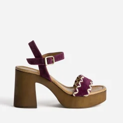Sandale prune en cuir velours brodé^Texto