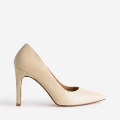 Stiletto en cuir^Texto